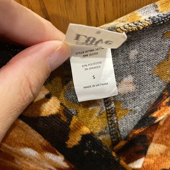 NWOT Sew In Love hacci floral hoodie size small - Picture 5 of 5